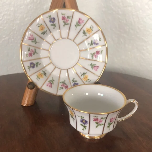 VINTAGE DEMITASSE CUP AND SAUCER SET BY FÜRSTENBURG - Picture 11 of 16